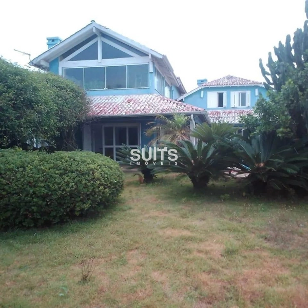 Casa constituída sobre 4 lotes, a poucos metros do mar!: 9ª foto da galeria de imagens do imóvel