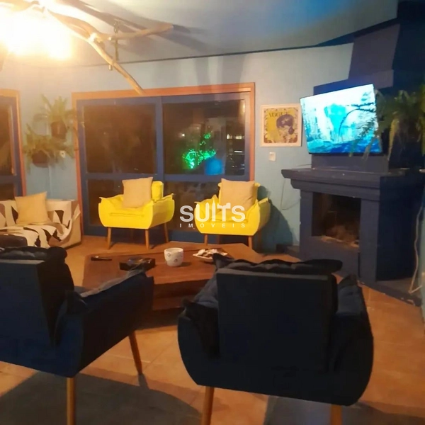 Casa constituída sobre 4 lotes, a poucos metros do mar!: 1ª foto da galeria de imagens do imóvel