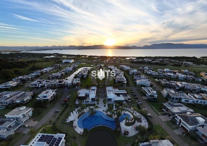 Excelente sobrado à venda no condomínio Capão Ilhas: 3ª foto da galeria de imagens do imóvel