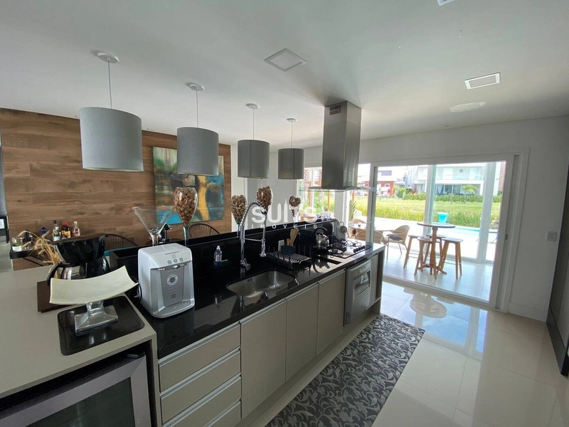 Lindo sobrado beira lago no condomínio Sea Coast: 8ª foto da galeria de imagens do imóvel