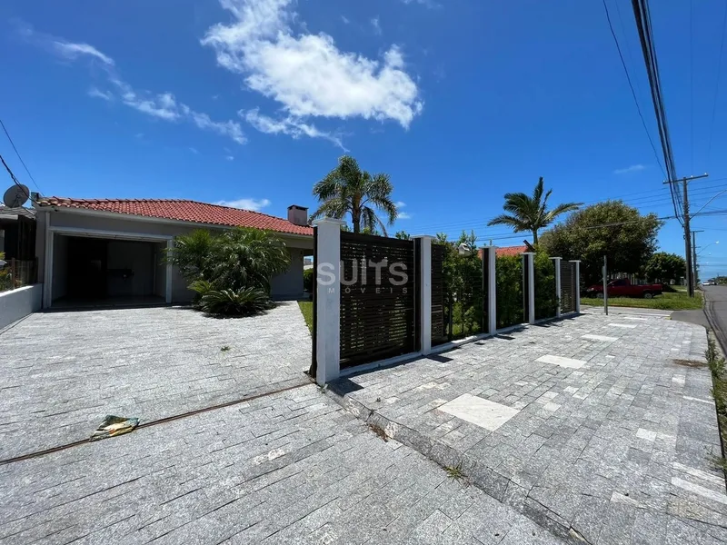 Excelente Casa no Centro da Praia de Xangri-Lá: 2ª foto da galeria de imagens do imóvel