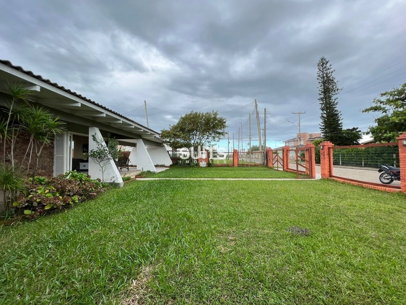 Incrível casa na região da Plataforma na praia de Atlântida: 4ª foto da galeria de imagens do imóvel