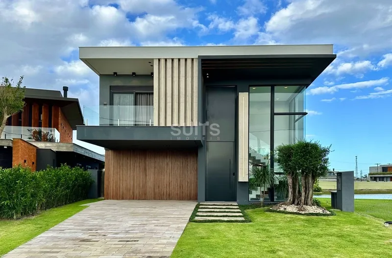 Excelente sobrado à venda no condomínio Sense: 1ª foto da galeria de imagens do imóvel