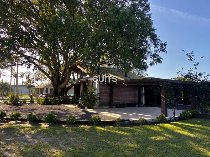 Casa de esquina com 2 terrenos em Noiva do Mar: 3ª foto da galeria de imagens do imóvel