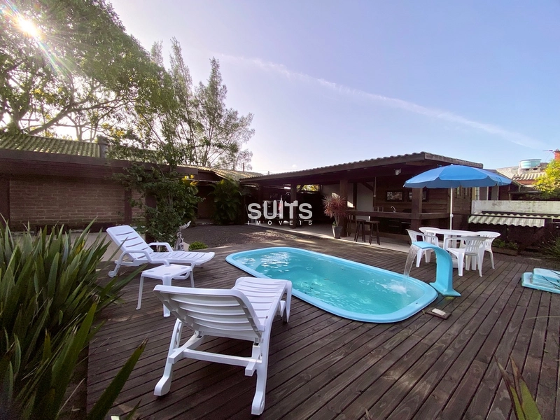 Casa de esquina com 2 terrenos em Noiva do Mar: 4ª foto da galeria de imagens do imóvel