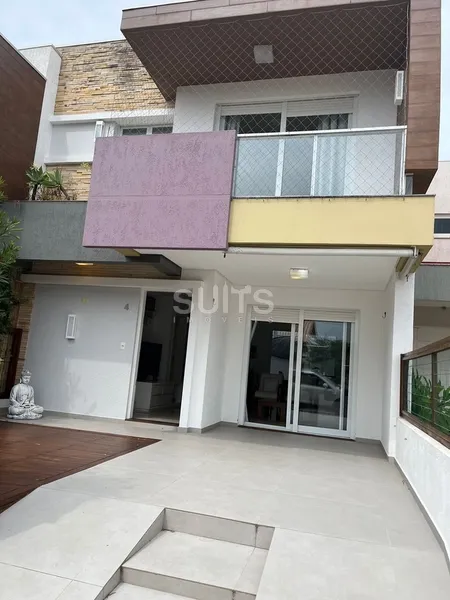 Excelente sobrado próximo ao mar no centro de Xangri-Lá: 2ª foto da galeria de imagens do imóvel