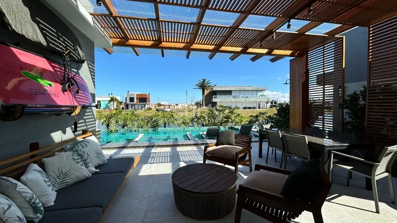 Excelente Casa Beira Lago com Piscina no Condomínio Riviera: 6ª foto da galeria de imagens do imóvel