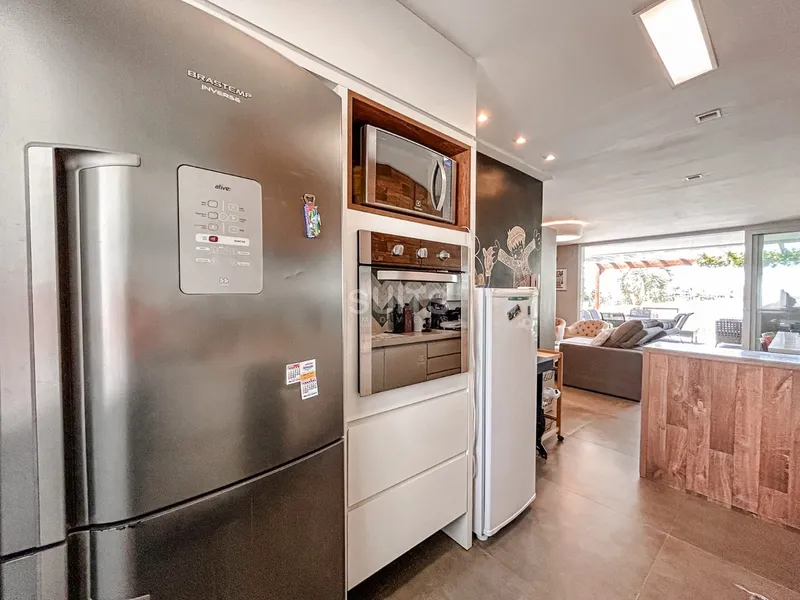 Lindo giardino beira lago no condomínio Rossi em Atlântida: 13ª foto da galeria de imagens do imóvel