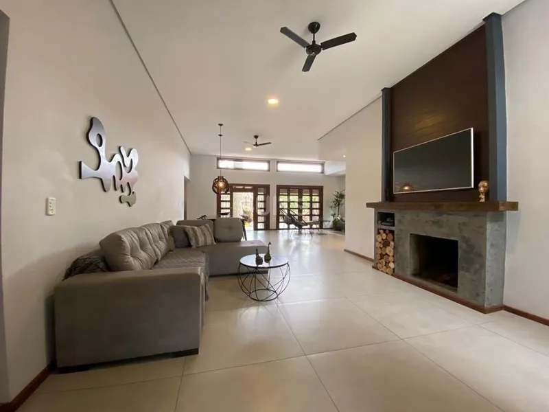 Ótima casa à venda no condomínio Carmel em Atlântida: 3ª foto da galeria de imagens do imóvel