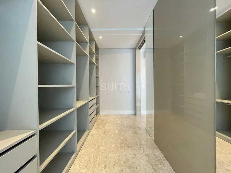 Sobrado com muita sofisticação na beira do lago no cond. Enseada: 22ª foto da galeria de imagens do imóvel