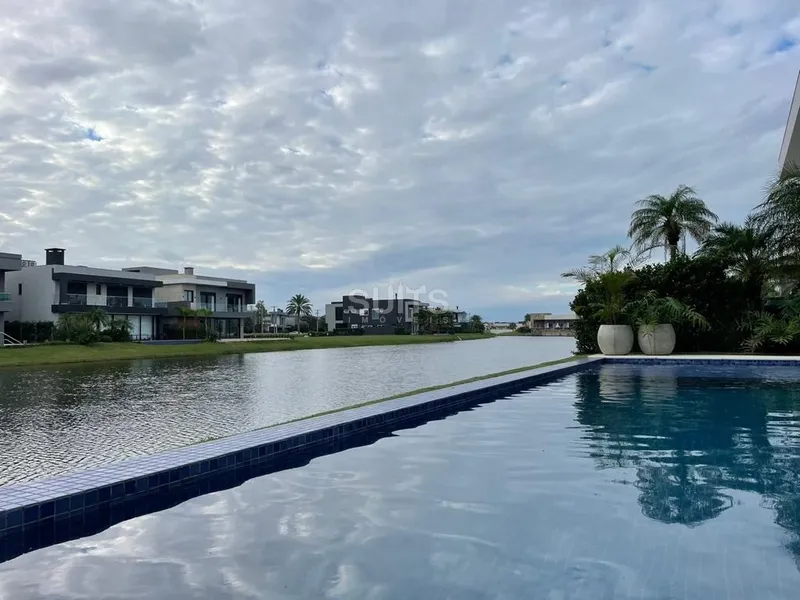 Sobrado com muita sofisticação na beira do lago no cond. Enseada: 14ª foto da galeria de imagens do imóvel