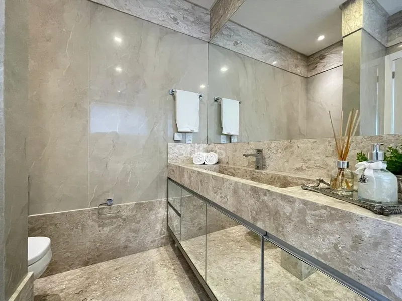 Sobrado com muita sofisticação na beira do lago no cond. Enseada: 29ª foto da galeria de imagens do imóvel