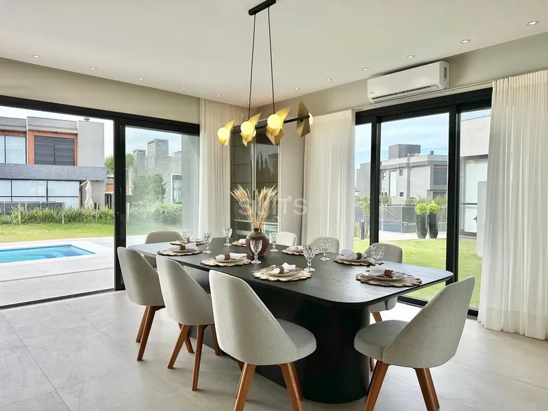 Sobrado beira lago mobiliada e decorado no Condomínio Cellebration: 10ª foto da galeria de imagens do imóvel