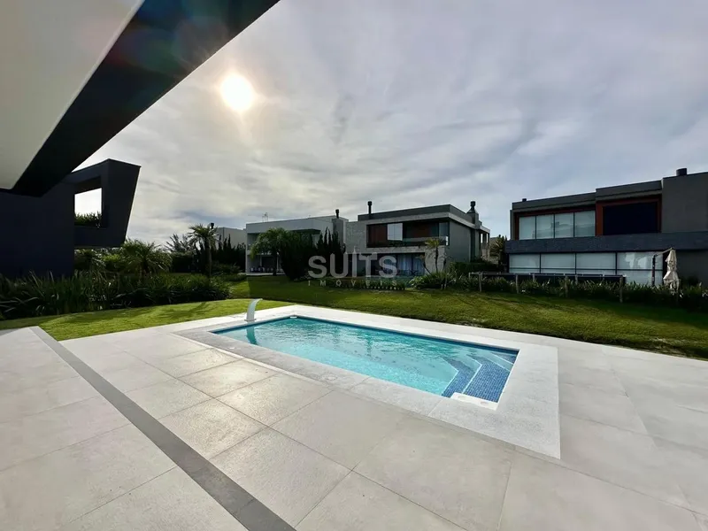 Sobrado beira lago mobiliada e decorado no Condomínio Cellebration: 52ª foto da galeria de imagens do imóvel