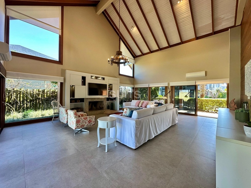 Excelente Mansão de Alto Padrão em Condomínio à Beira-Mar Las Dunas: 3ª foto da galeria de imagens do imóvel