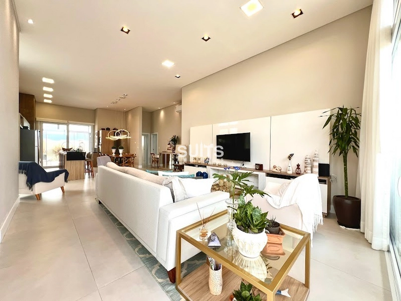 Excelente casa mobiliada e decorada no condomínio Quintas do Lago: 3ª foto da galeria de imagens do imóvel