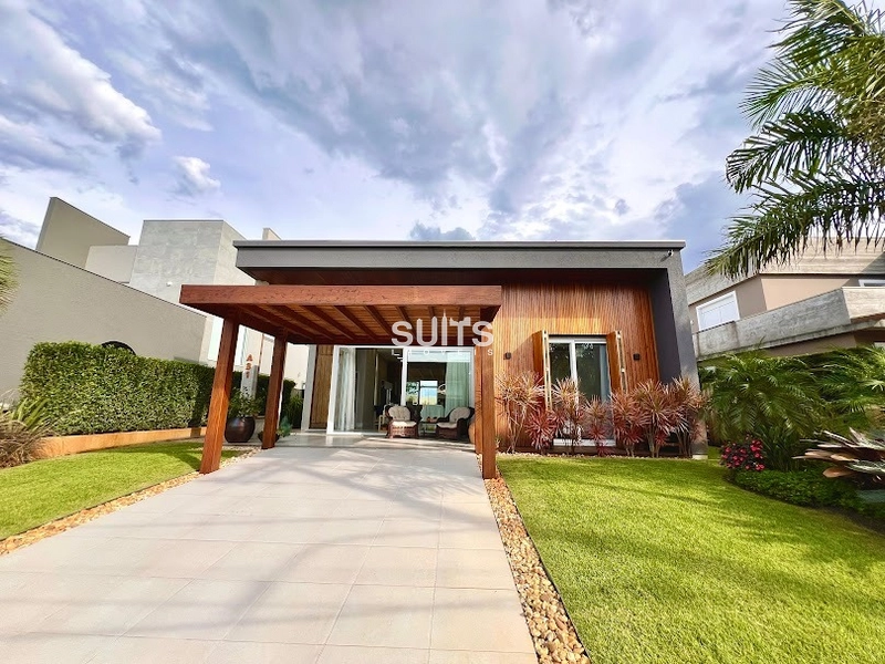 Excelente casa mobiliada e decorada no condomínio Quintas do Lago: 1ª foto da galeria de imagens do imóvel