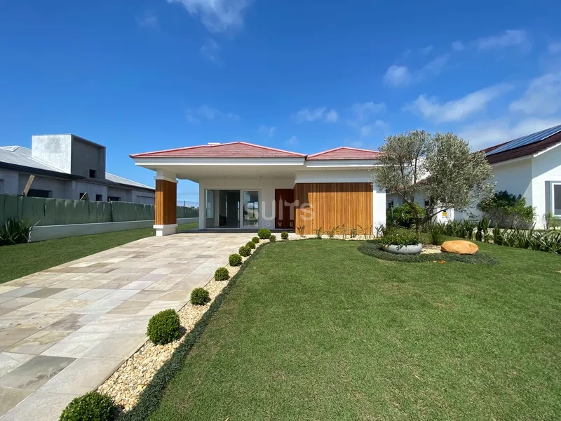 Belíssima casa à venda no condomínio Green Village: 2ª foto da galeria de imagens do imóvel