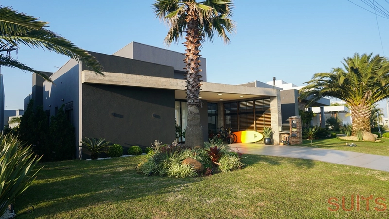 Excelente casa com linda vista no Condomínio Riviera: 1ª foto da galeria de imagens do imóvel