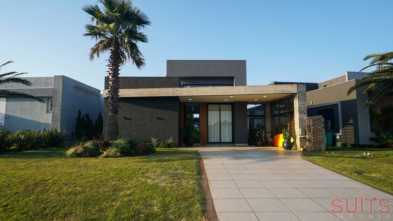 Excelente casa com linda vista no Condomínio Riviera: 3ª foto da galeria de imagens do imóvel