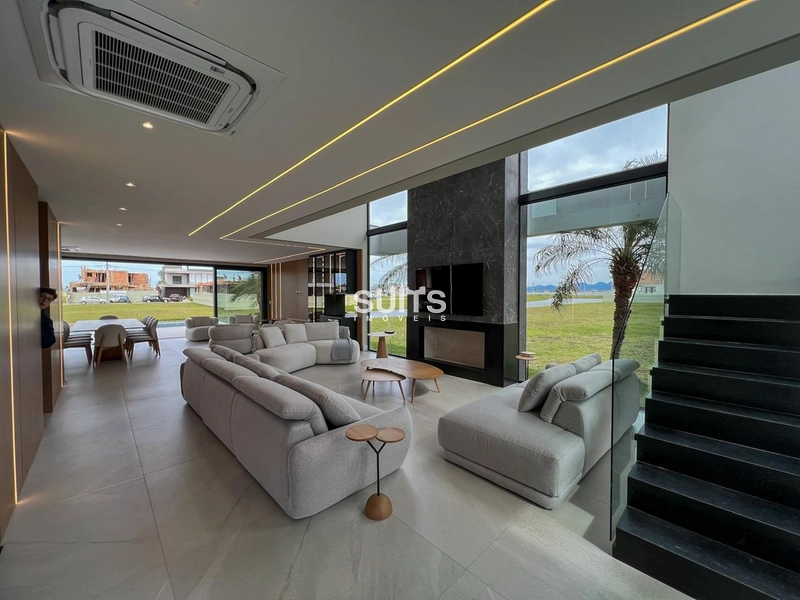 Lindo sobrado beira lago à venda no condomínio Amare em Xangri-lá: 4ª foto da galeria de imagens do imóvel