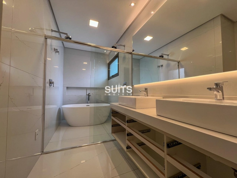 Lindo sobrado beira lago à venda no condomínio Amare em Xangri-lá: 32ª foto da galeria de imagens do imóvel