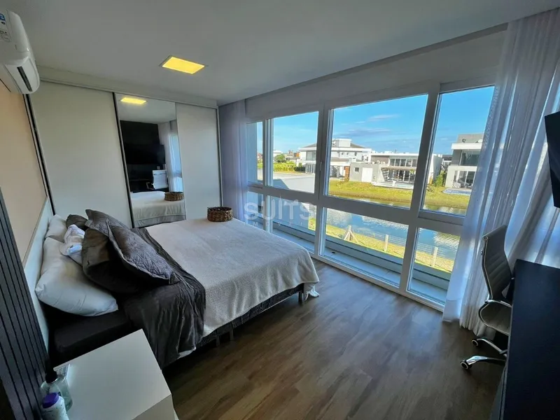 Excelente sobrado beira lago no Condomínio Riviera: 10ª foto da galeria de imagens do imóvel