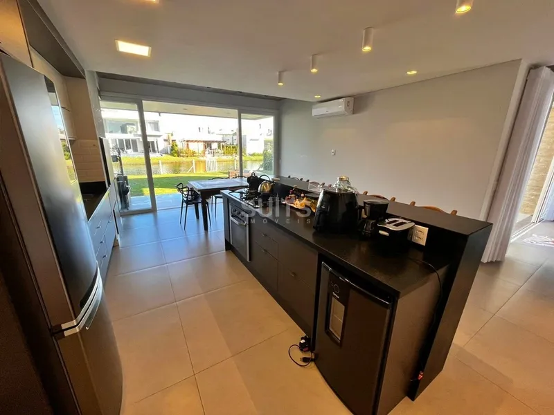 Excelente sobrado beira lago no Condomínio Riviera: 6ª foto da galeria de imagens do imóvel