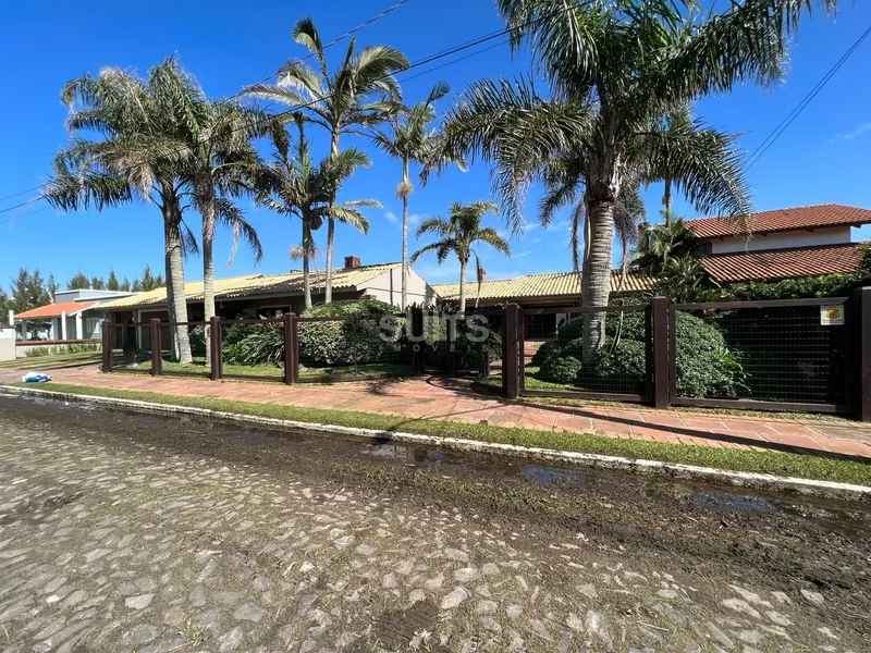Casa térrea em excelente localização no Centro de Xangri-Lá: 2ª foto da galeria de imagens do imóvel