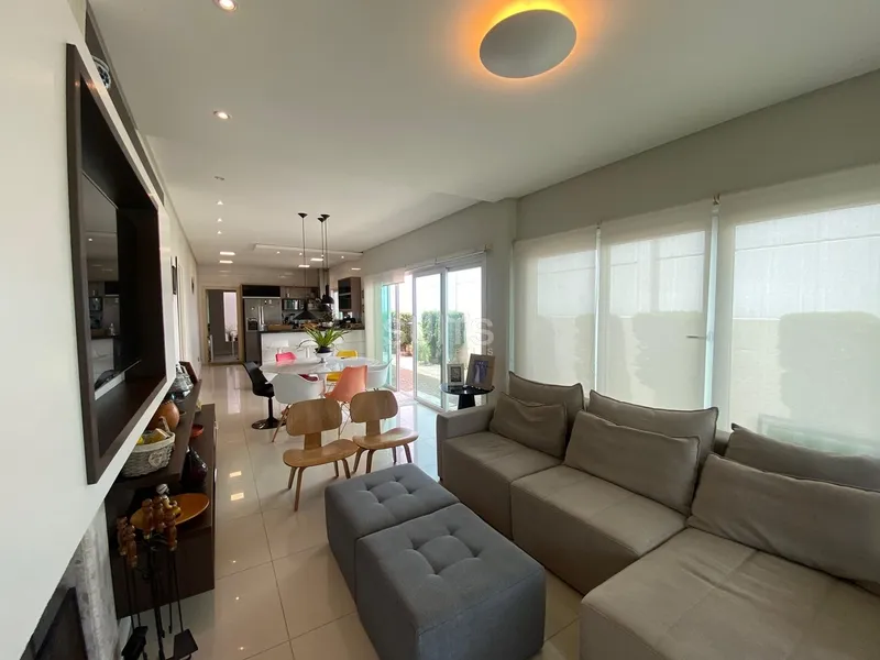 Excelente casa à venda no centro de Xangri-Lá: 6ª foto da galeria de imagens do imóvel