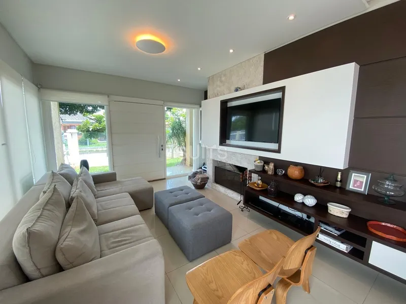 Excelente casa à venda no centro de Xangri-Lá: 7ª foto da galeria de imagens do imóvel