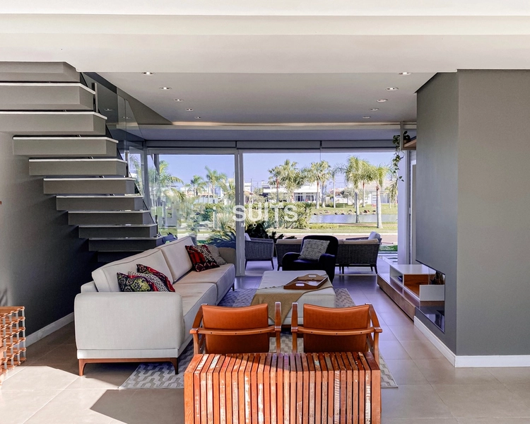 Excelente sobrado com ótima localização no condomínio Quintas do Lago: 8ª foto da galeria de imagens do imóvel