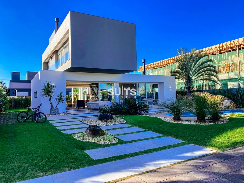 Excelente sobrado com ótima localização no condomínio Quintas do Lago: 2ª foto da galeria de imagens do imóvel