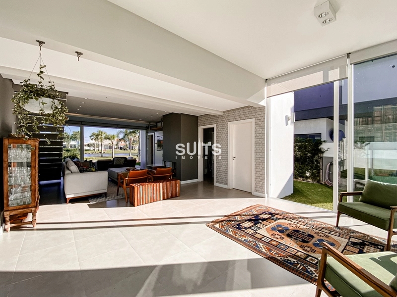 Excelente sobrado com ótima localização no condomínio Quintas do Lago: 9ª foto da galeria de imagens do imóvel