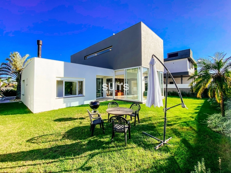 Excelente sobrado com ótima localização no condomínio Quintas do Lago: 5ª foto da galeria de imagens do imóvel