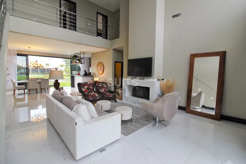 Lindo sobrado beira lago no condomínio Blue: 3ª foto da galeria de imagens do imóvel