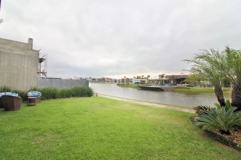 Lindo sobrado beira lago no condomínio Blue: 22ª foto da galeria de imagens do imóvel