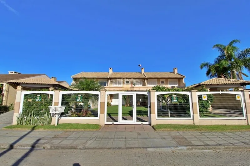 Excelente duplex sobrado muito bem localizado no Centro de Xangri-Lá: 2ª foto da galeria de imagens do imóvel