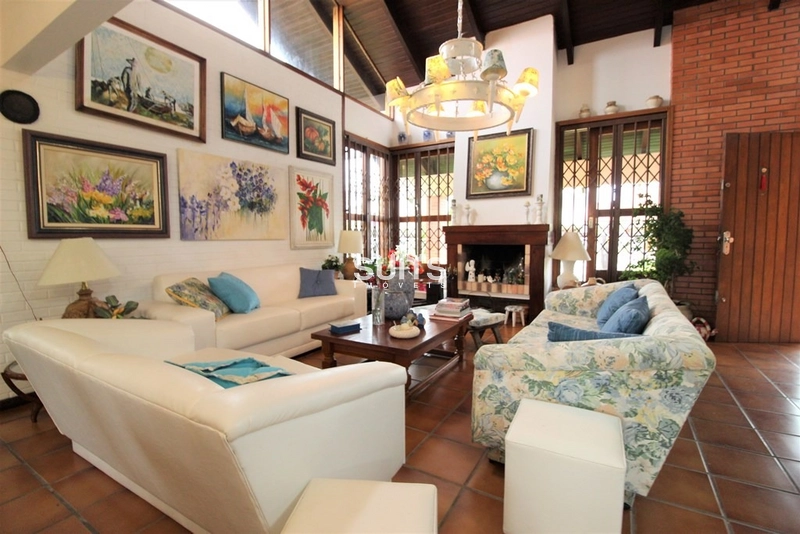 Ótimo sobrado com 02 terrenos no centro de Xangri-Lá: 5ª foto da galeria de imagens do imóvel