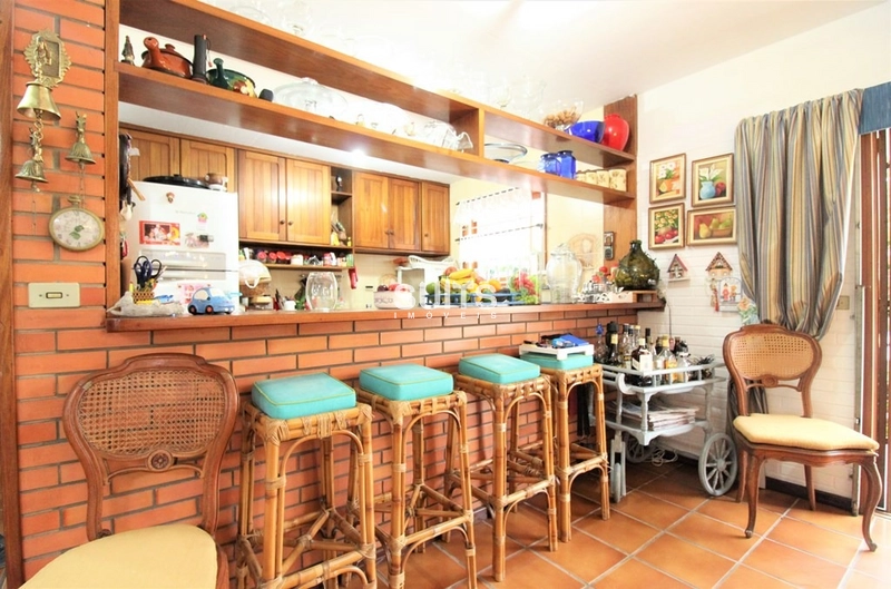 Ótimo sobrado com 02 terrenos no centro de Xangri-Lá: 7ª foto da galeria de imagens do imóvel