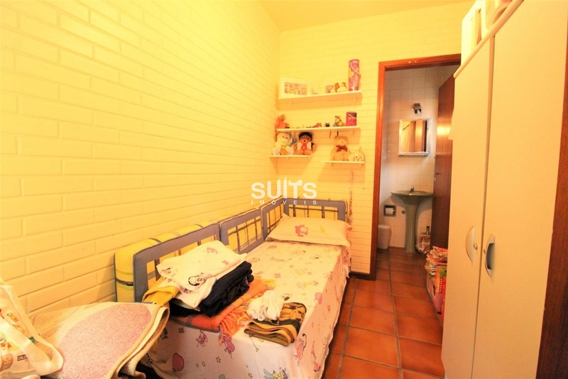 Ótimo sobrado com 02 terrenos no centro de Xangri-Lá: 14ª foto da galeria de imagens do imóvel