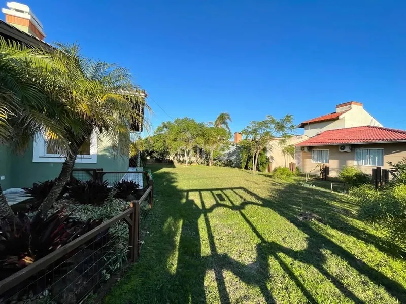 Excelente casa com 02 terrenos próximo ao mar em Atlântida Sul: 22ª foto da galeria de imagens do imóvel