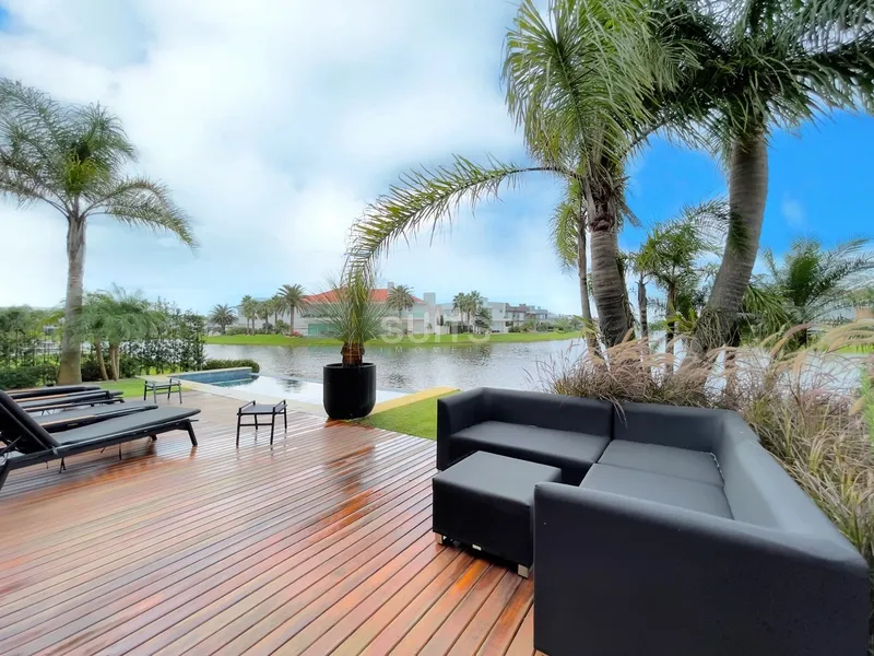 Belíssimo sobrado com vista para todo o condomínio no Enseada: 39ª foto da galeria de imagens do imóvel