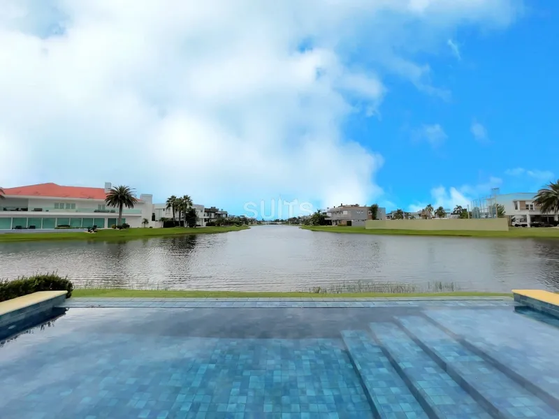 Belíssimo sobrado com vista para todo o condomínio no Enseada: 37ª foto da galeria de imagens do imóvel