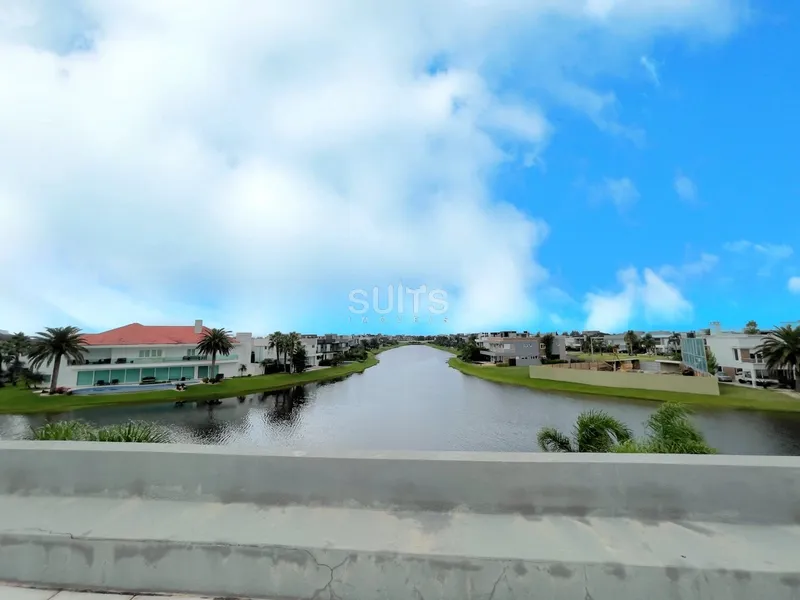 Belíssimo sobrado com vista para todo o condomínio no Enseada: 42ª foto da galeria de imagens do imóvel