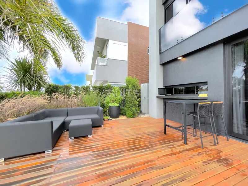 Belíssimo sobrado com vista para todo o condomínio no Enseada: 40ª foto da galeria de imagens do imóvel