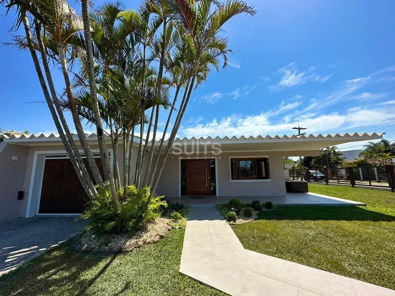Linda Casa de esquina na praia de Atlântida: 7ª foto da galeria de imagens do imóvel