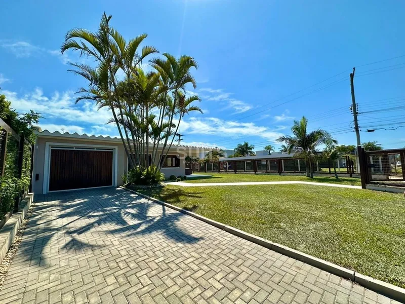Linda Casa de esquina na praia de Atlântida: 10ª foto da galeria de imagens do imóvel
