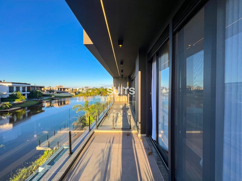 Linda casa de alto padrão no condomínio Sense: 36ª foto da galeria de imagens do imóvel