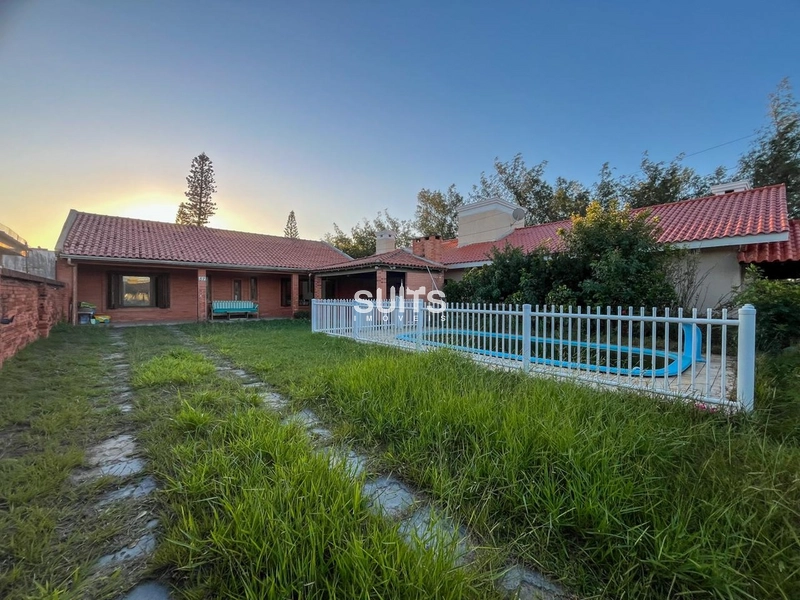 Excelente casa à venda no Centro de Xangri-lá: 2ª foto da galeria de imagens do imóvel